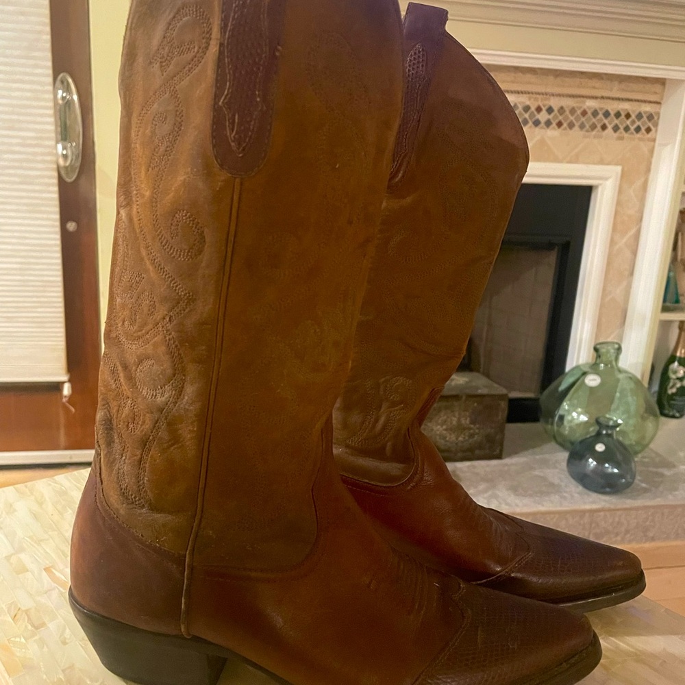 Woman’s Nine West Cowboy Boots
